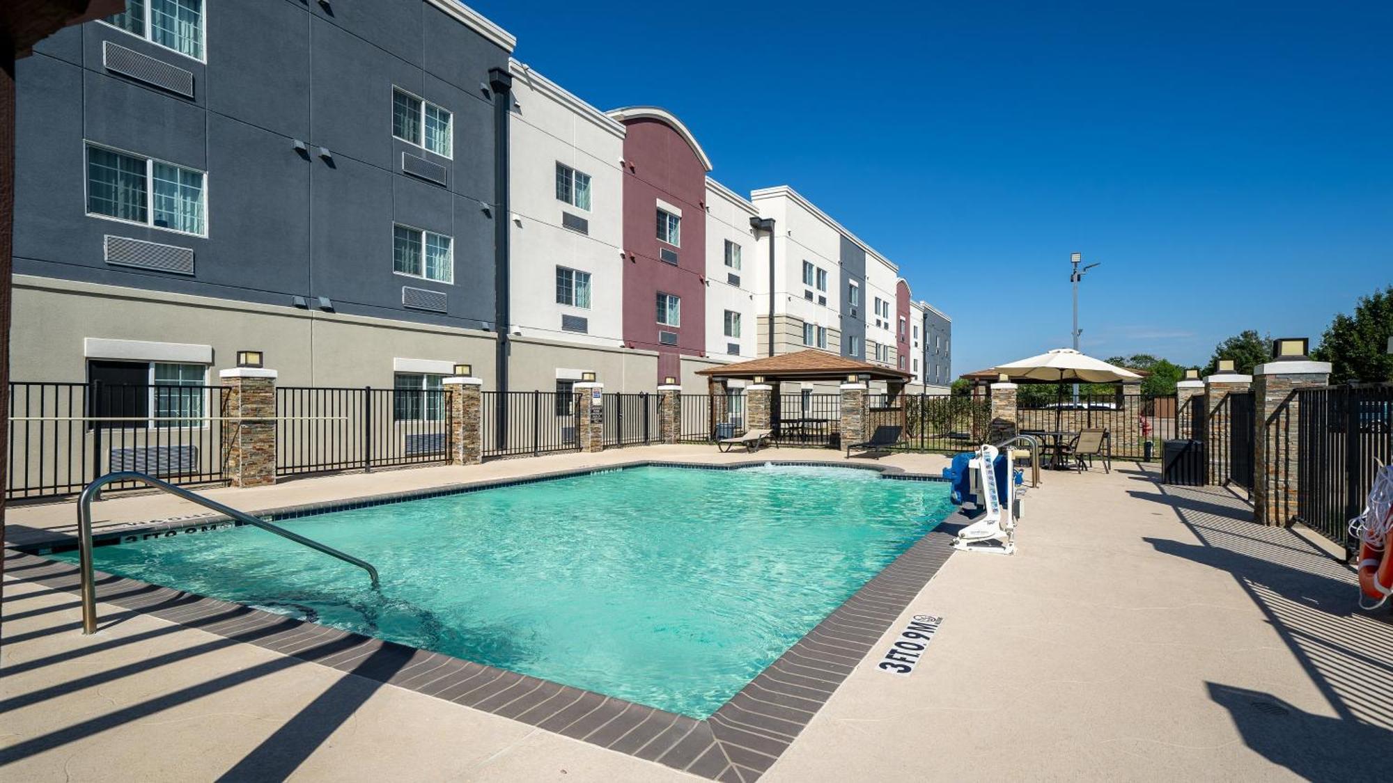 Candlewood Suites Baytown By Ihg Екстериор снимка